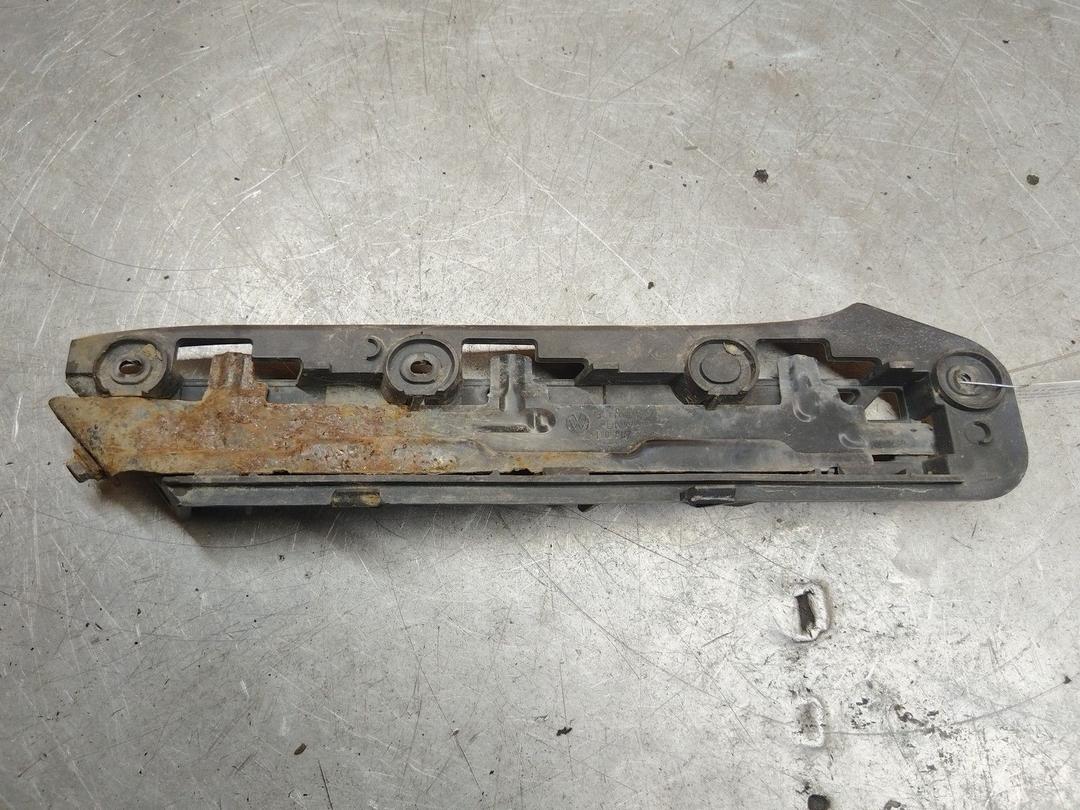 Кронштейн крепления бампера переднего 7E91NJ Volkswagen Caddy