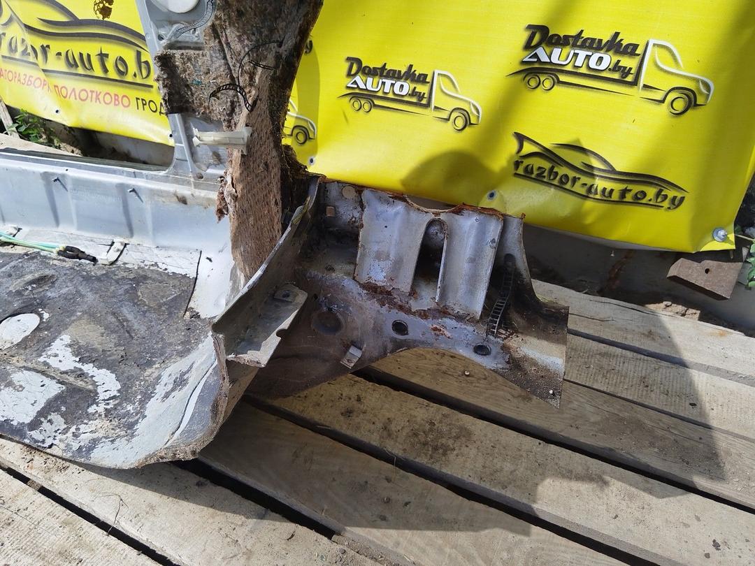 Стойка кузовная передняя левая FTTILS Audi 80 undefined