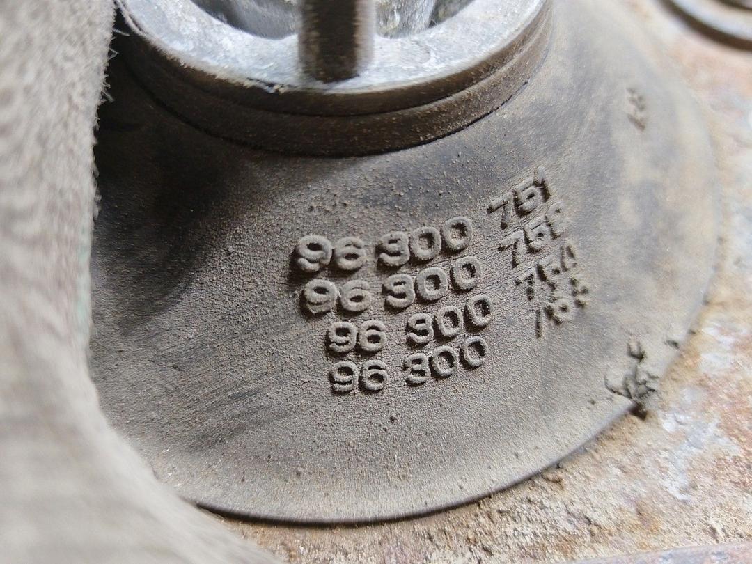 Подушка крепления двигателя A3MSI3 Daewoo Nubira купить в магазине запчастей бу