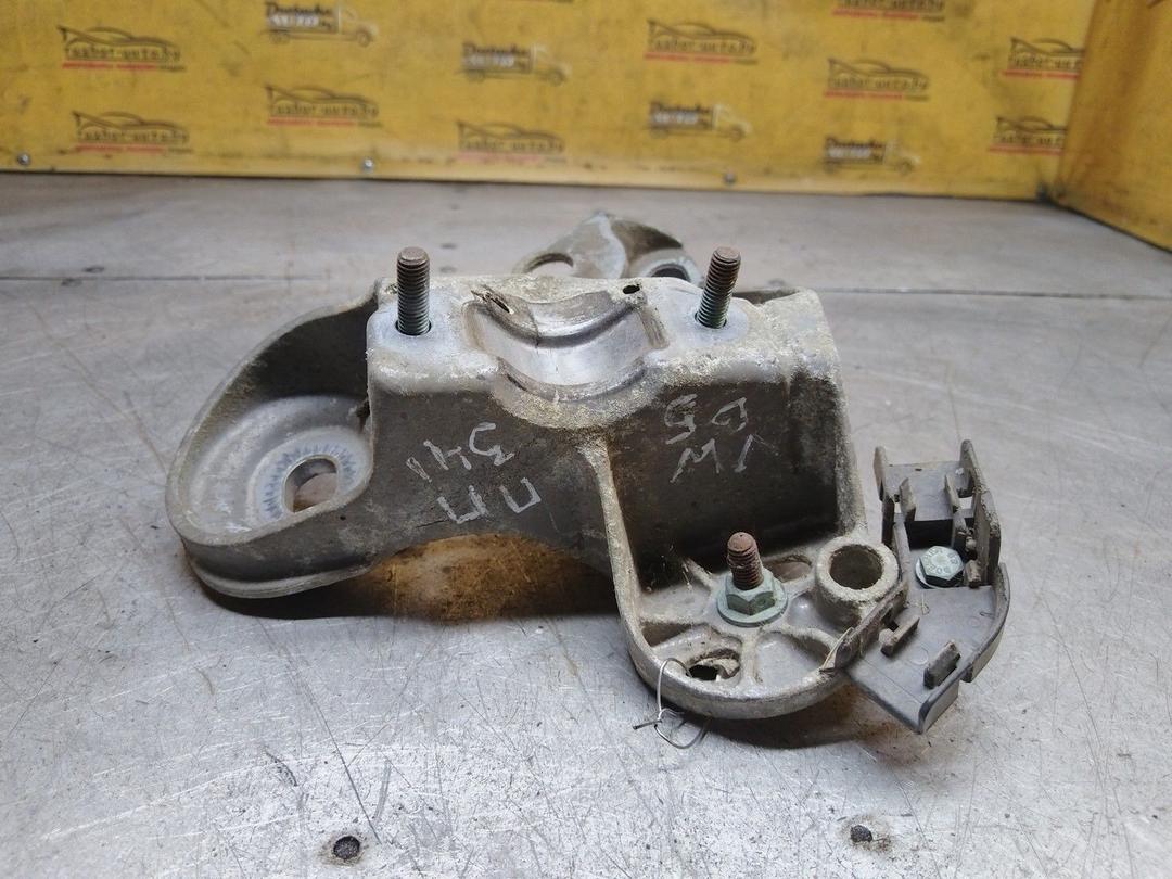 Кронштейн стабилизатора M73W2Z Volkswagen Passat купить с доставкой