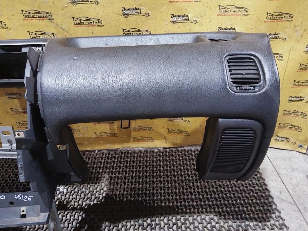 Панель передняя салона (торпедо) XF0MNO Mitsubishi Carisma undefined