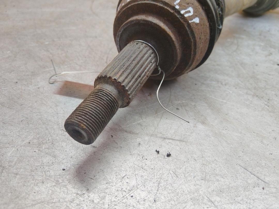 Полуось передняя правая (приводной вал, ШРУС) JQY84S Renault Scenic купить