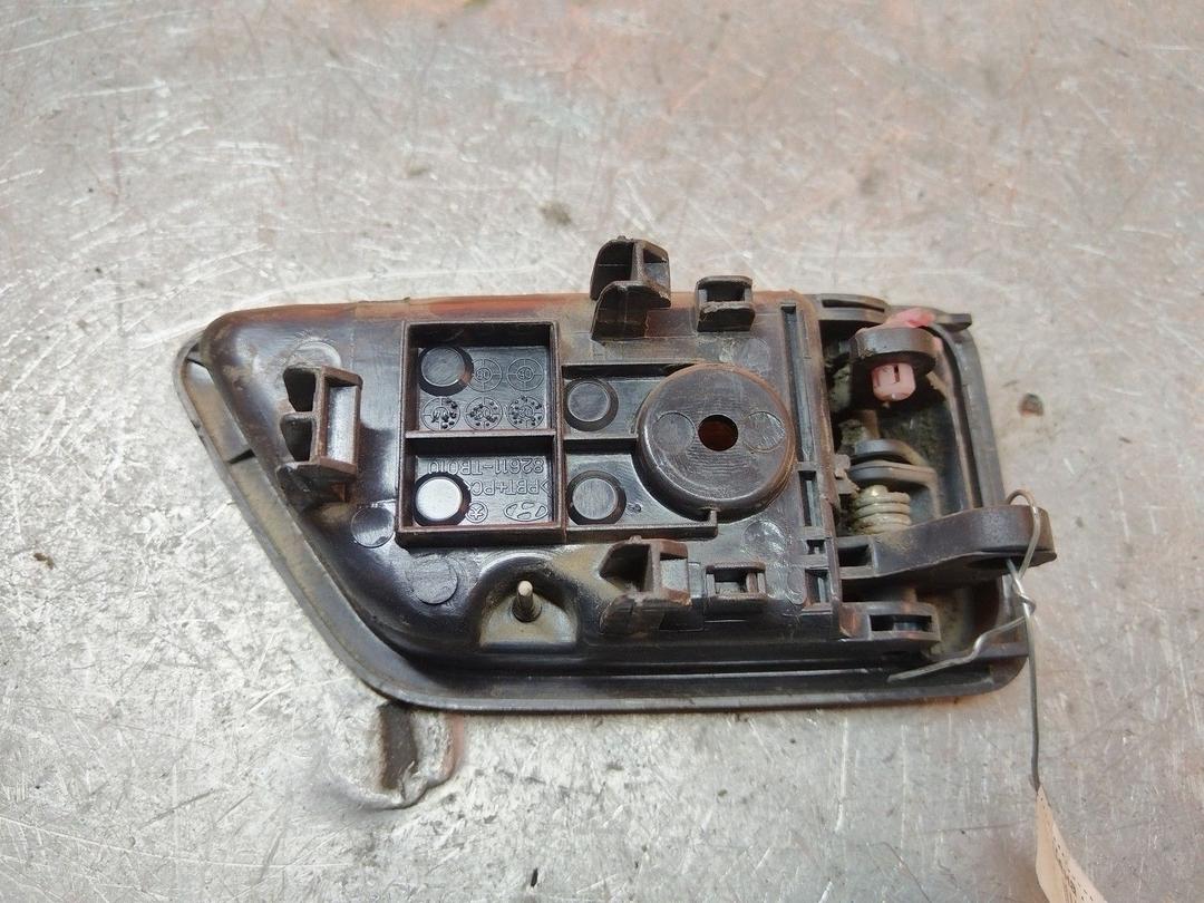 Ручка внутренняя задняя левая LSZB10 Hyundai Getz купить