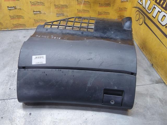 Бардачок 72U42C Audi A4