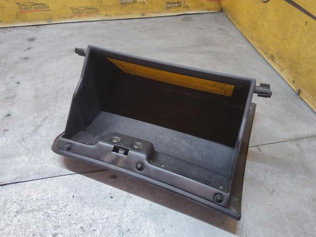 Бардачок MU94JH Mitsubishi Carisma - Фото 2