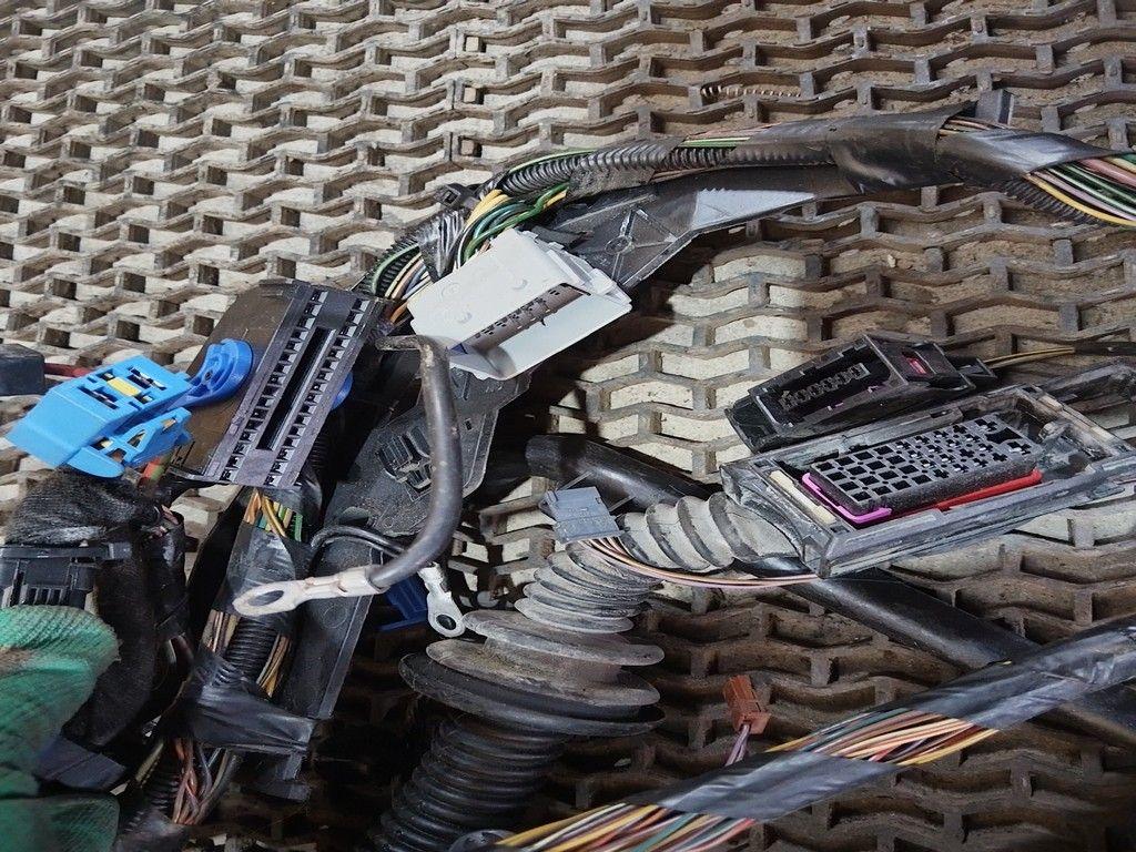 Проводка салона G5RM7V Opel Corsa - Фото 9