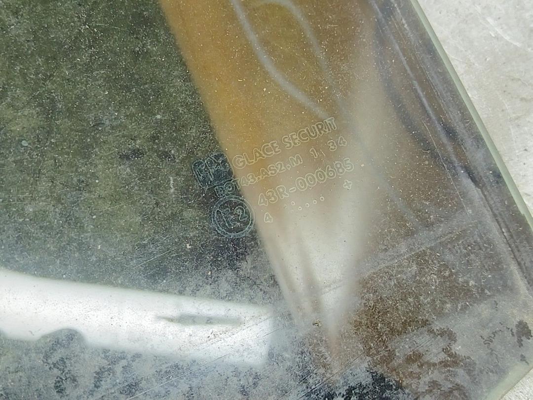 Стекло двери задней правой Q96EZ5 Peugeot 806 купить