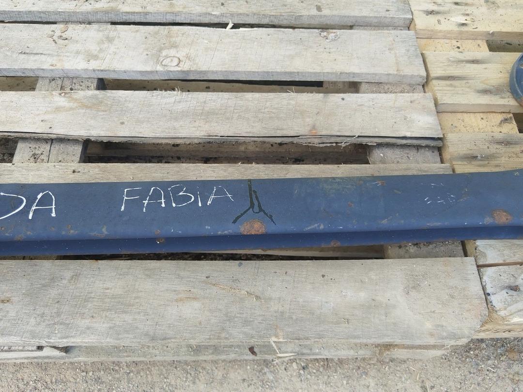 Балка подвески задняя Z6SUM7 Skoda Fabia undefined