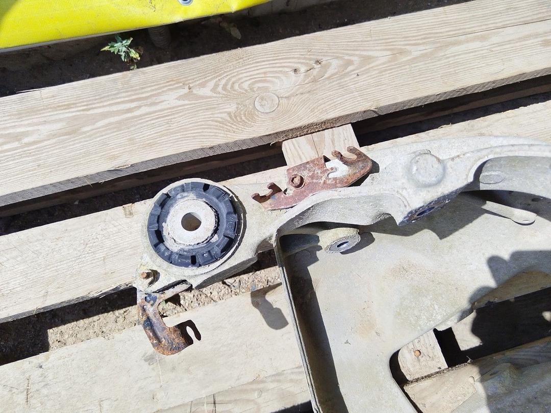 Балка подвески задняя NHIHK8 Peugeot 407 купить с доставкой