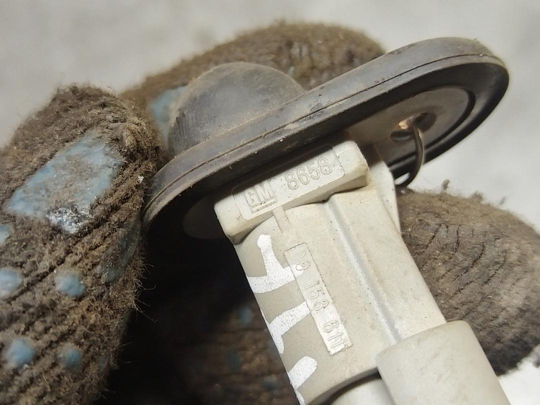 Выключатель концевой (концевик) YX8OX4 Opel Astra купить с доставкой