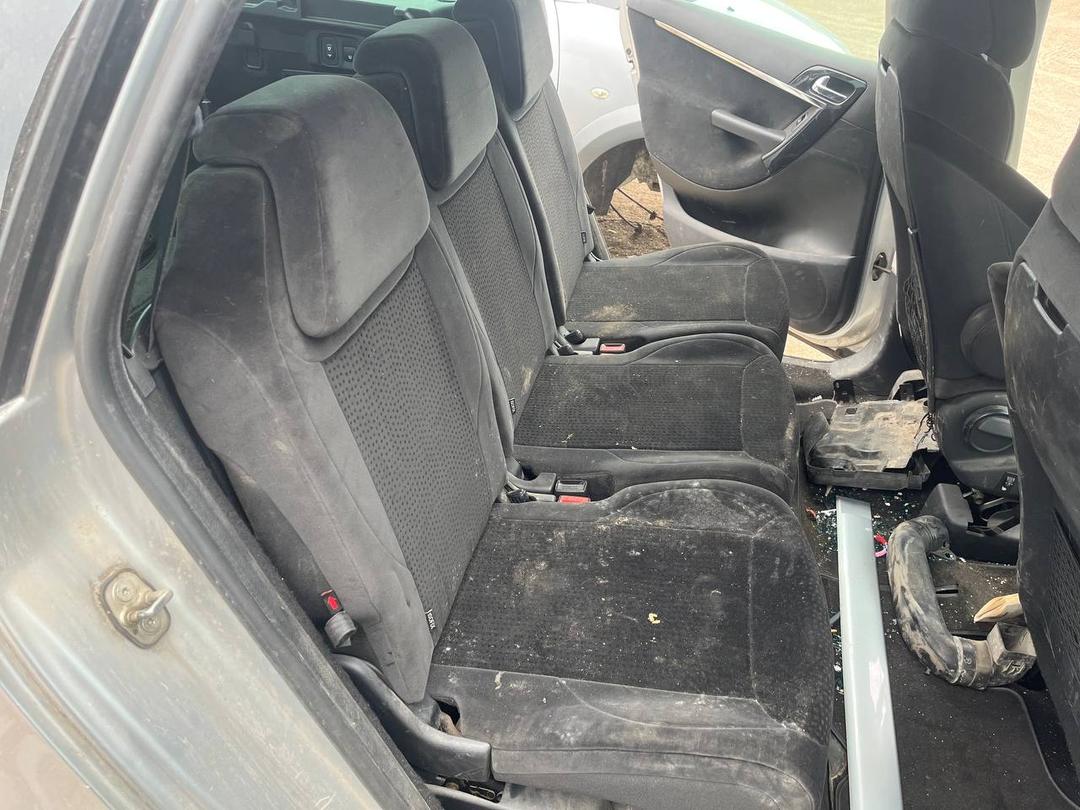 Сиденье заднее BJY5WD Citroen C4 Picasso купить