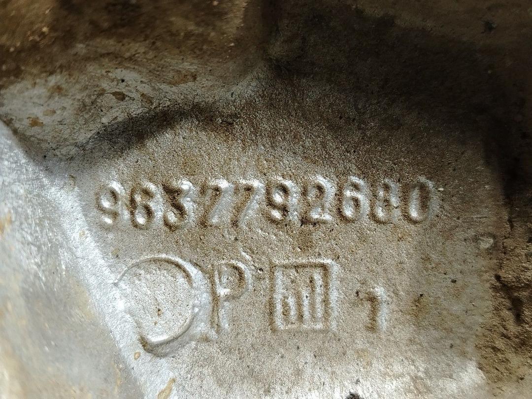 Кронштейн полуоси EU8W43 Citroen Xsara Picasso - Фото 8