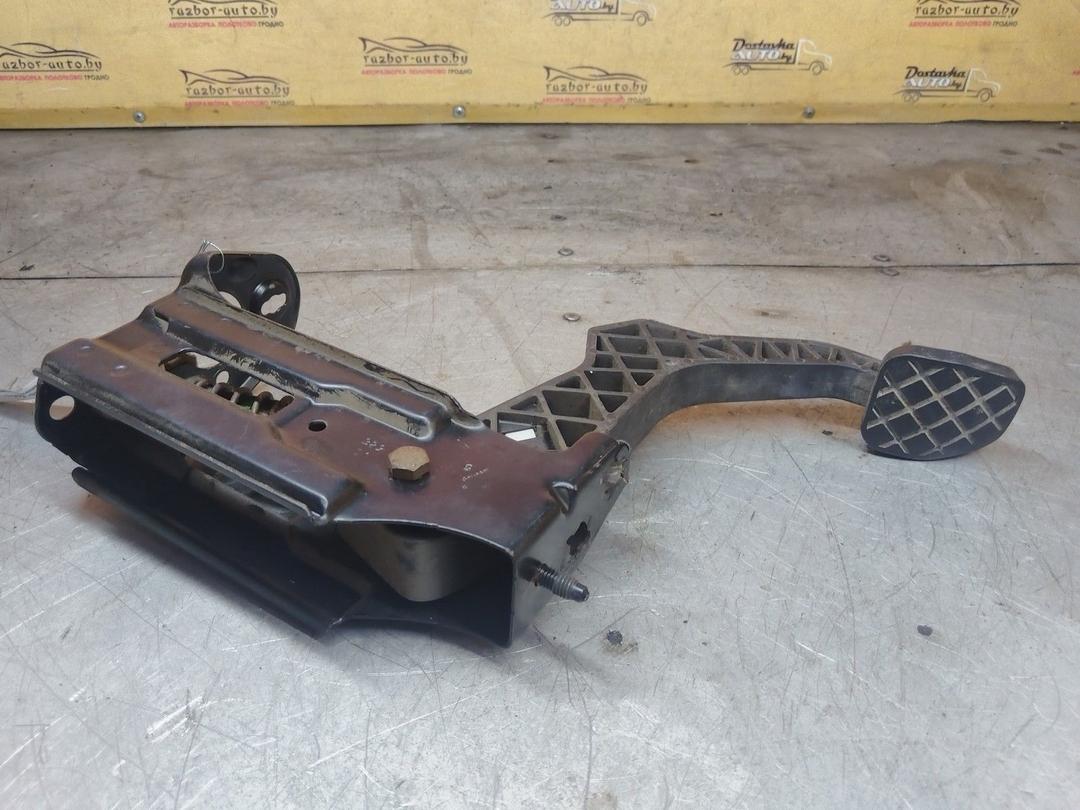 Педаль сцепления Q66GGL Volkswagen Golf - Фото 1