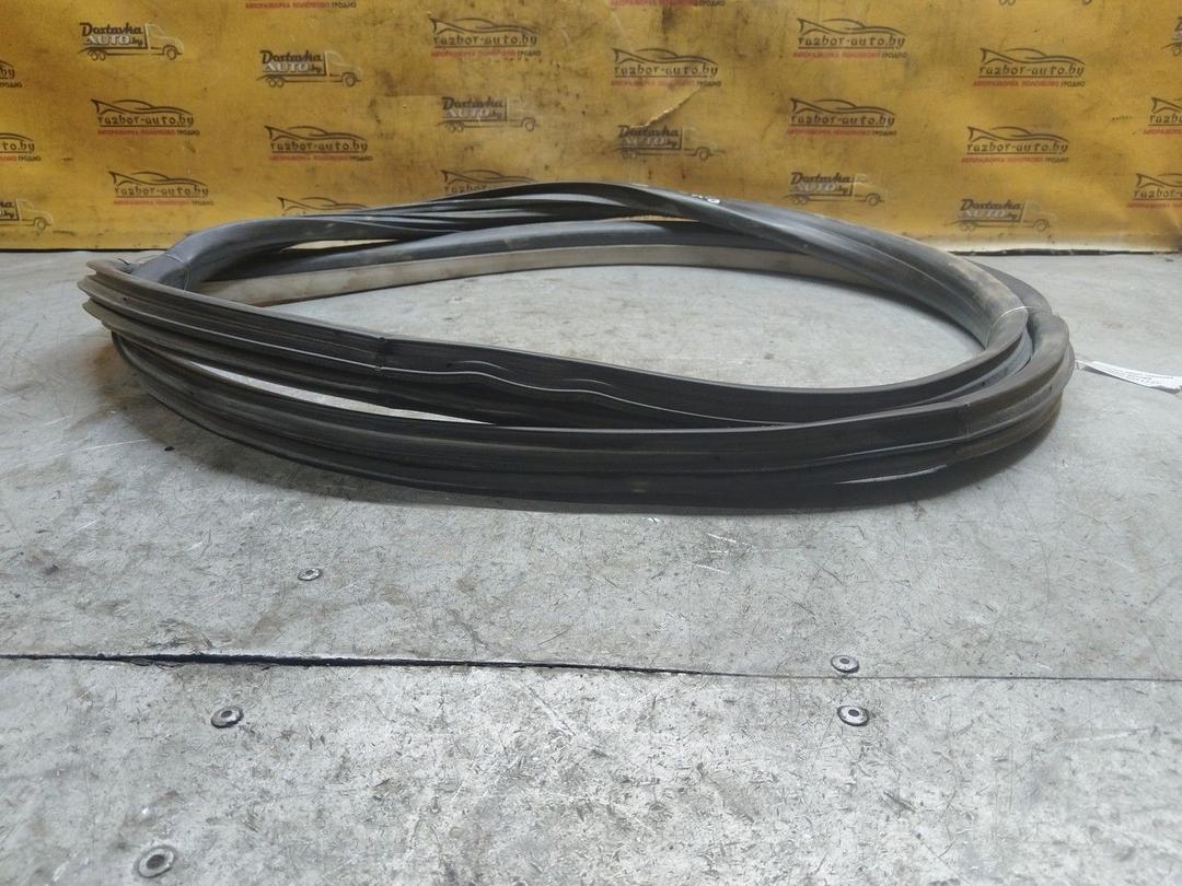 Уплотнитель двери передней правой 6QXNER Opel Vectra купить