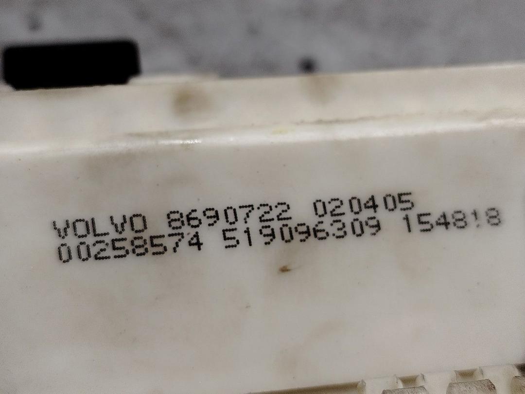 Блок предохранителей 8C22F3 Volvo V50 - Фото 3