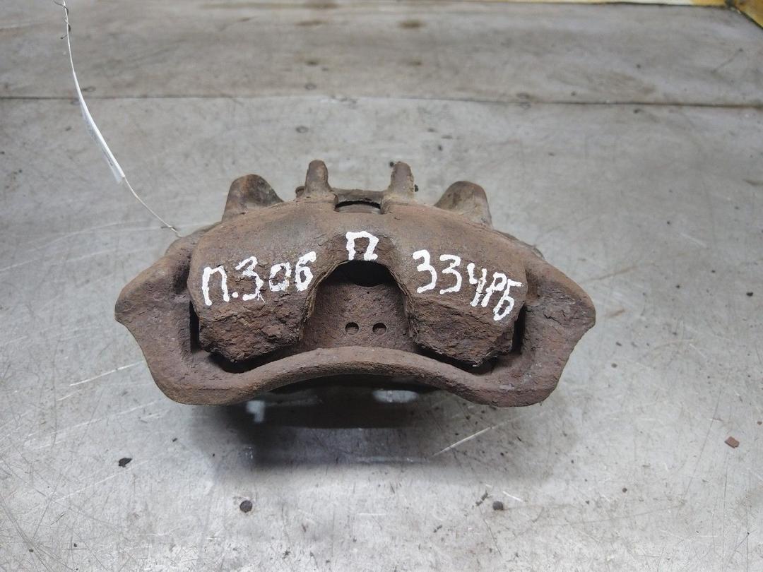 Суппорт передний правый YS3ZSH Peugeot 306