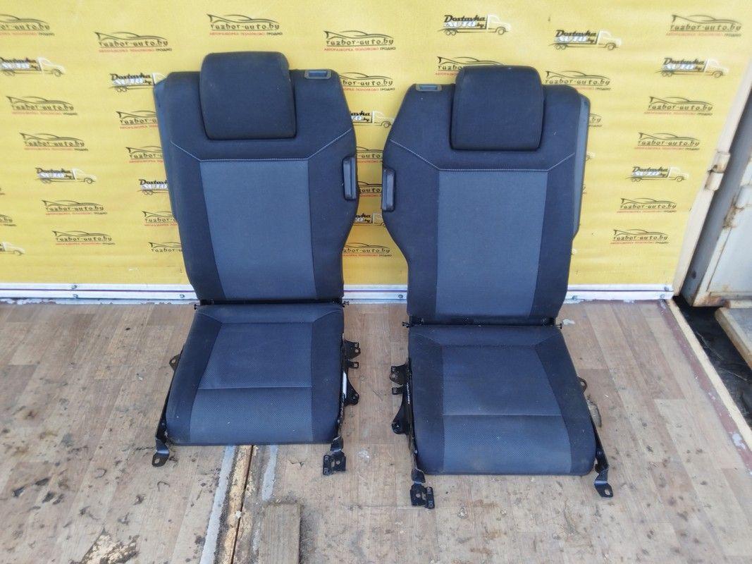 Сиденье заднее 4Z3563 Opel Zafira