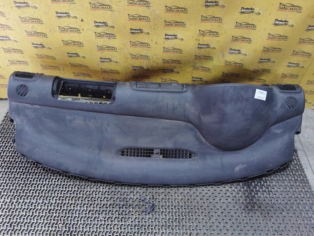 Панель передняя салона (торпедо) HUWE2T Seat Toledo undefined