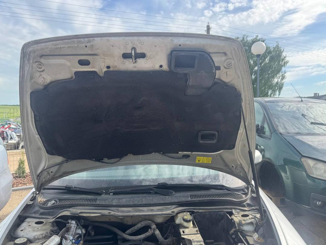 Петля капота правая E4PO44 Volvo S40 купить