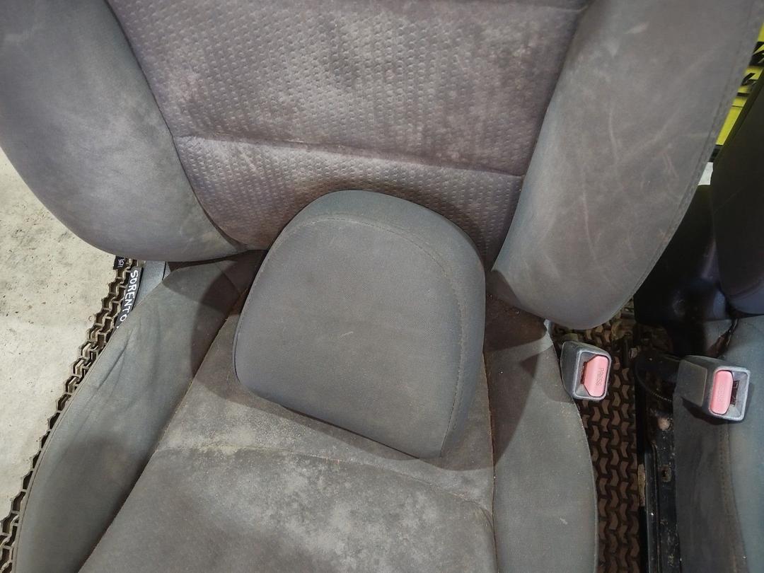 Салон (комплект сидений) I8M581 Kia Sorento купить с доставкой. Огромный выбор салонов. У нас есть практически все.