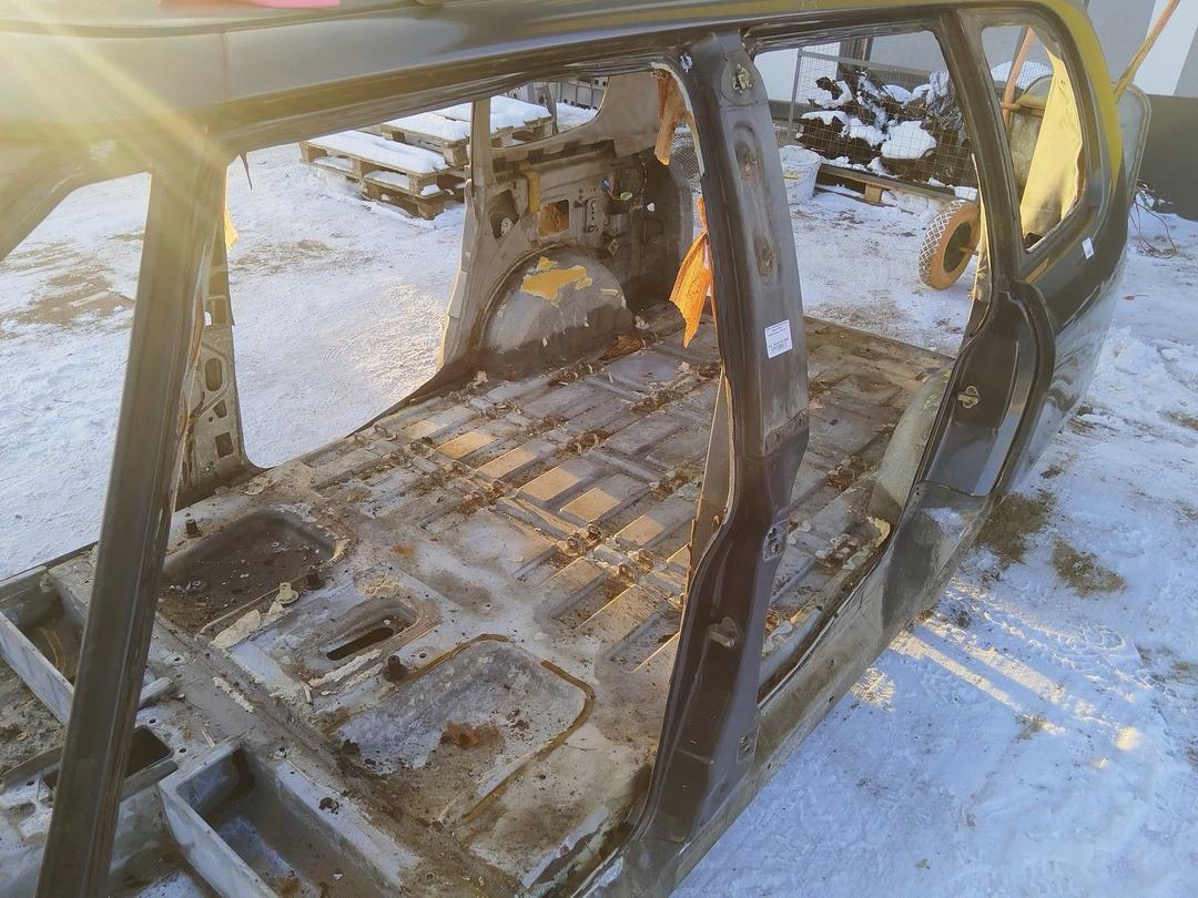 Стойка кузовная центральная левая 4LVPHZ Renault Espace купить в магазине запчастей бу