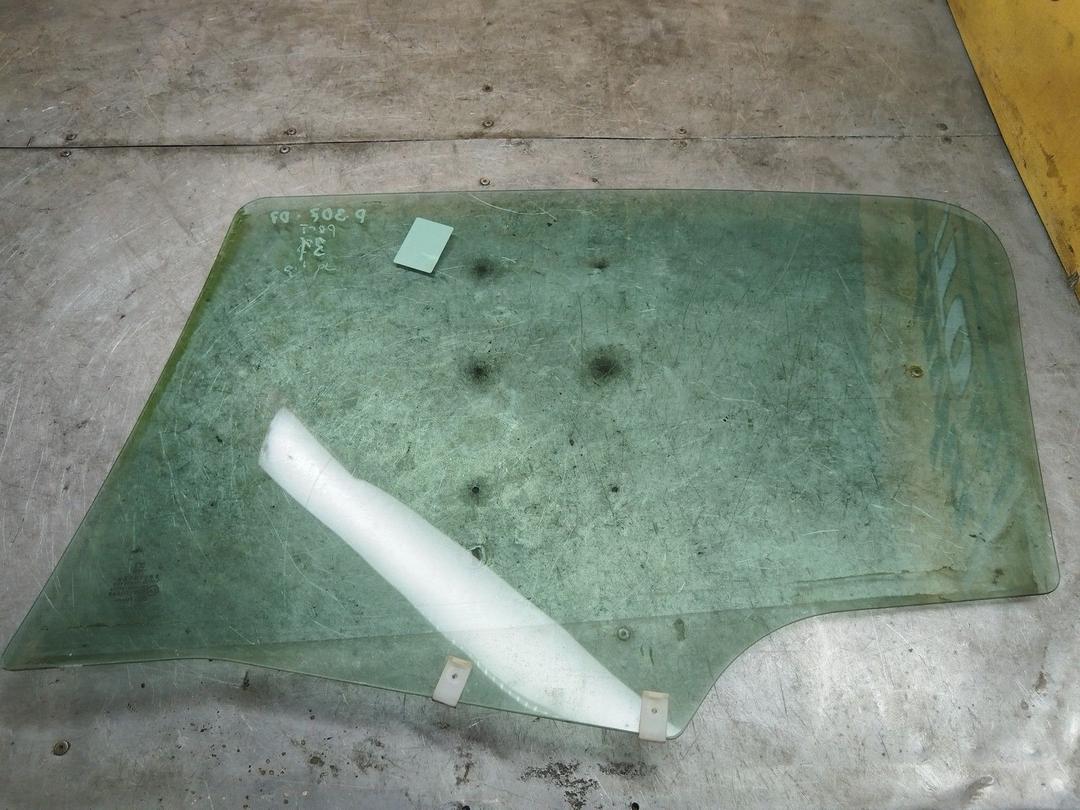 Стекло двери задней правой D9V9Z8 Peugeot 307 купить с доставкой