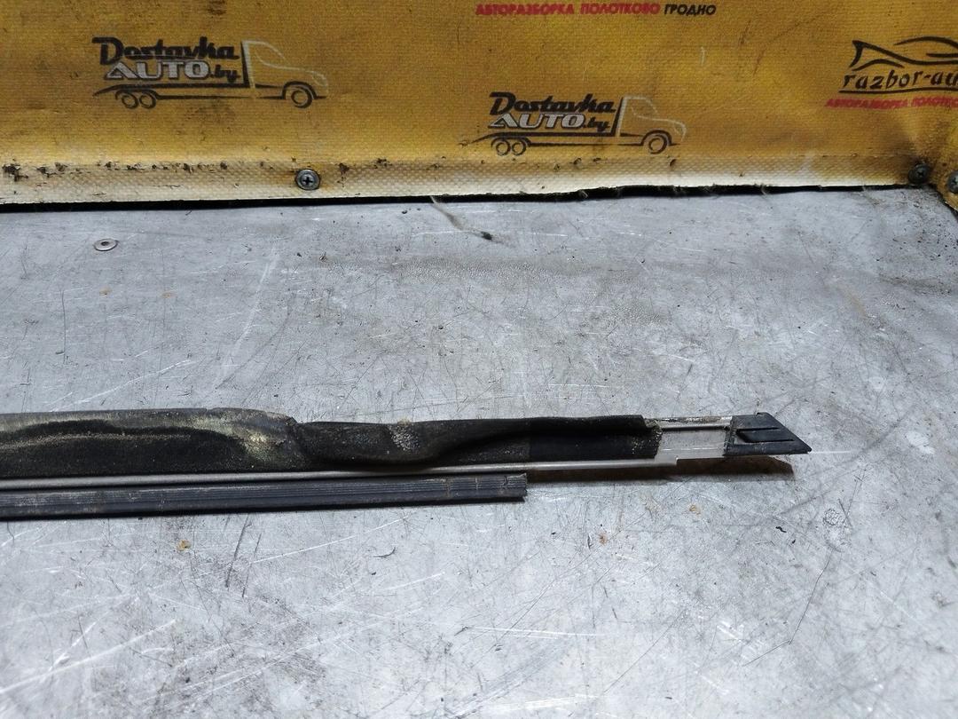 Молдинг стекла двери передней левой наружный E7ALPJ Audi 100 купить с доставкой