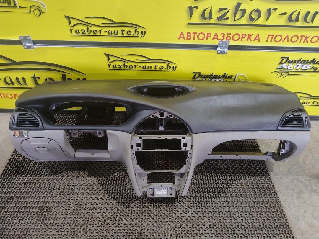 Панель передняя салона (торпедо) R4W0BG Citroen C5