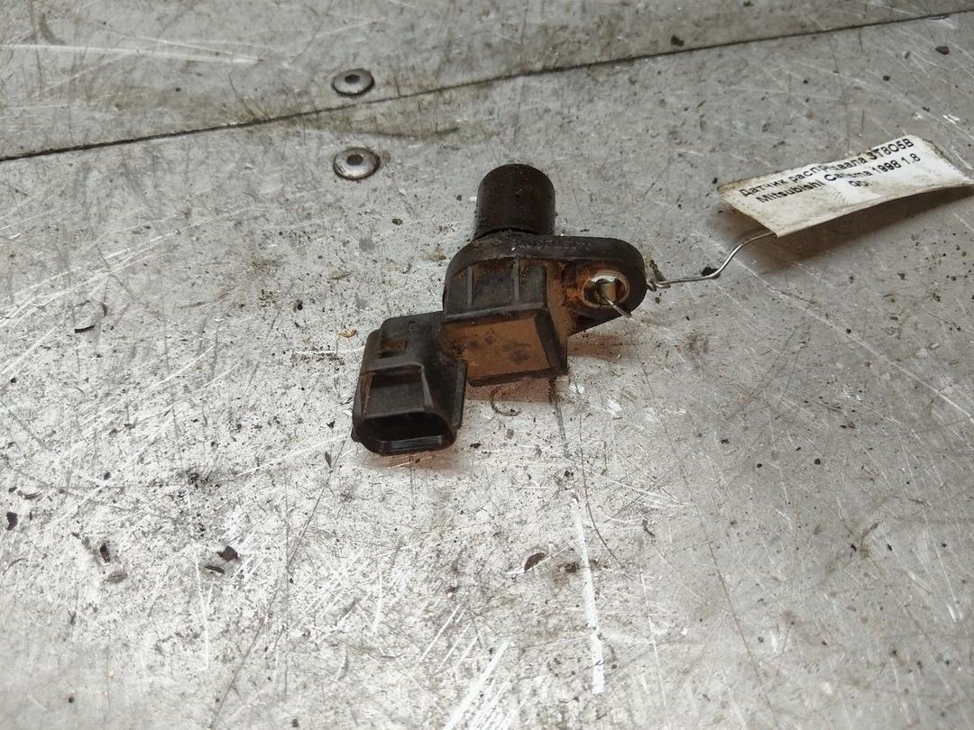 Датчик распредвала 3T8O5B Mitsubishi Carisma - Фото 3