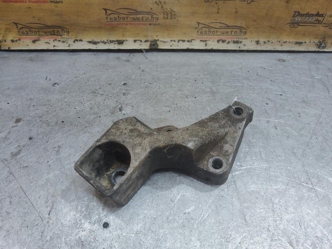 Кронштейн двигателя B8ZFWL Citroen Xsara Picasso - Фото 1