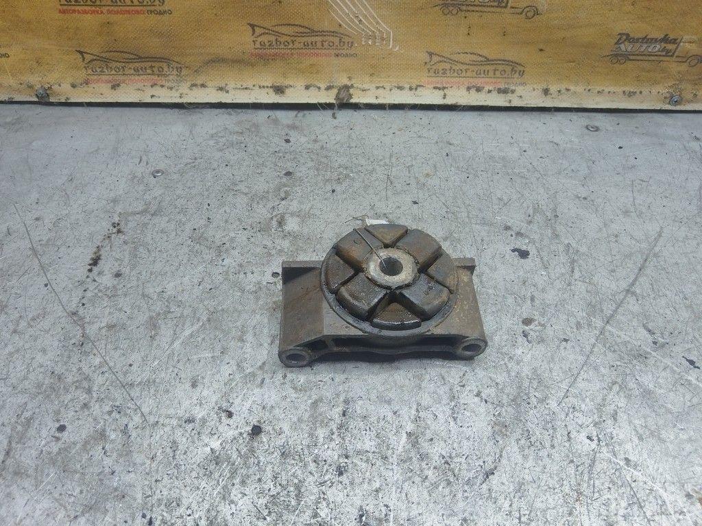 Подушка крепления КПП MCMDGU Audi 80 - Фото 1