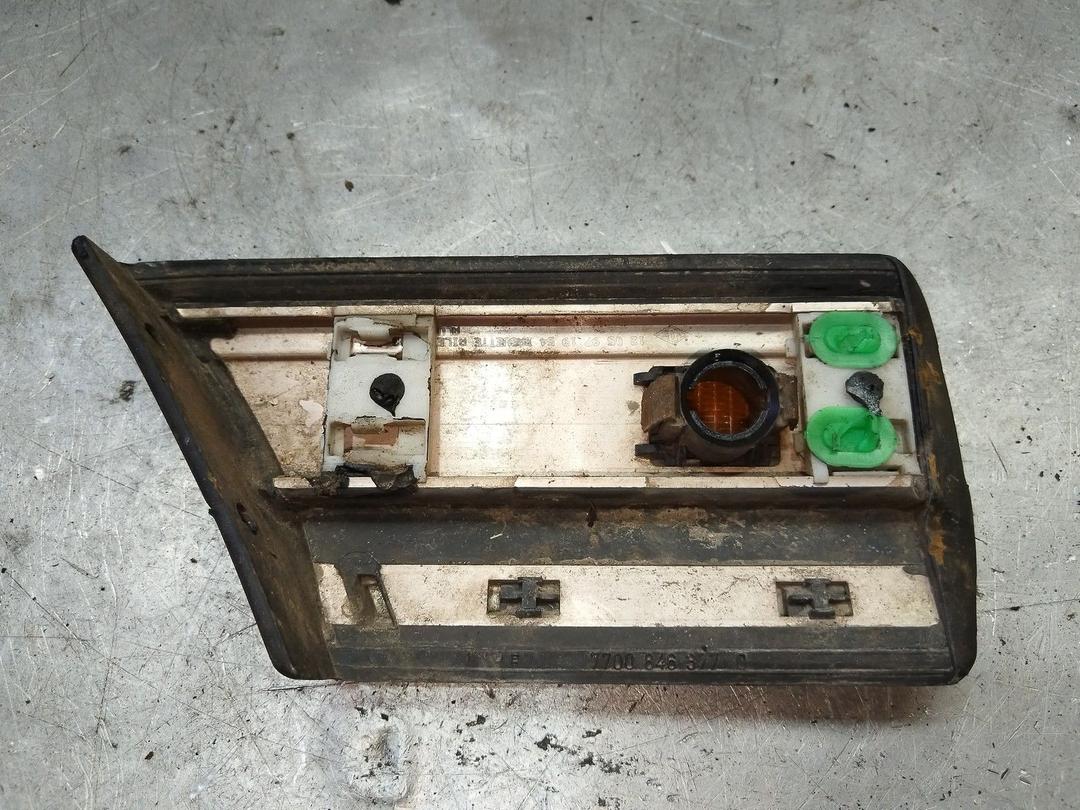 Молдинг крыла переднего правого 6APLQ3 Renault Safrane - Фото 2