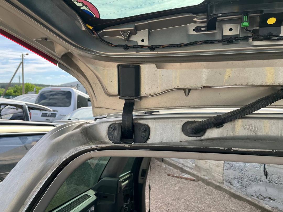 Петля крышки багажника 44U1GF Volvo XC70 - Фото 1