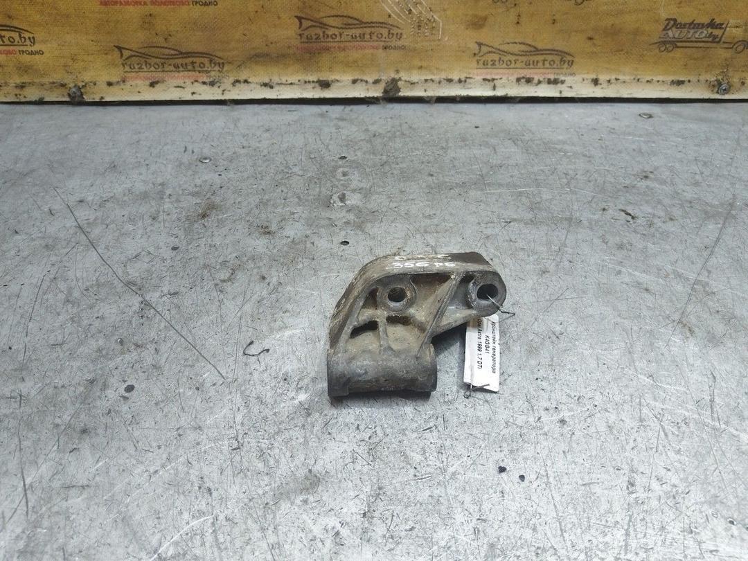 Кронштейн генератора K4GG41 Opel Astra - Фото 2