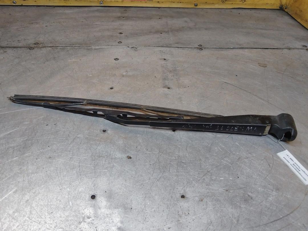 Щеткодержатель задний 64MC0S Volkswagen Passat