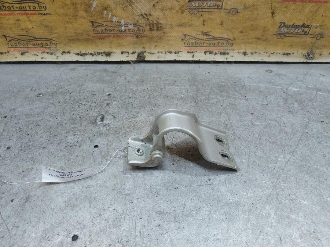 Петля крышки багажника GKX1K7 Ford Focus - Фото 1