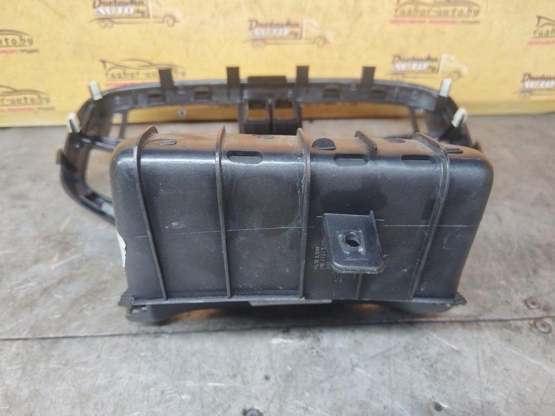 Рамка под магнитолу 8SIZRD Hyundai Matrix купить с доставкой. Огромный выбор запчастей и марок авто. У нас есть практически все.