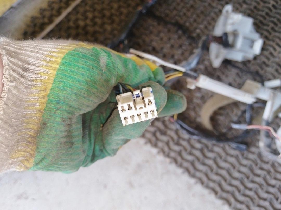 Проводка салона HUC767 Mitsubishi Carisma - Фото 28