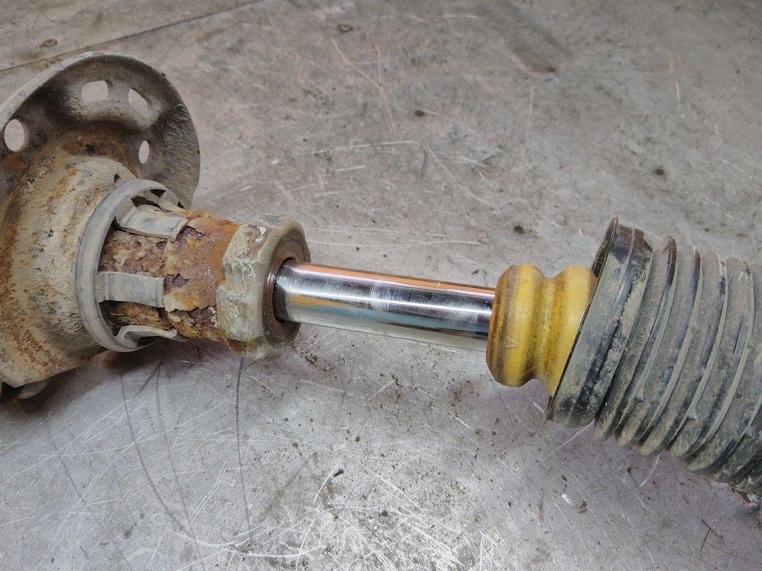 Амортизатор передний левый 7NHVS2 Volkswagen Passat - Фото 3