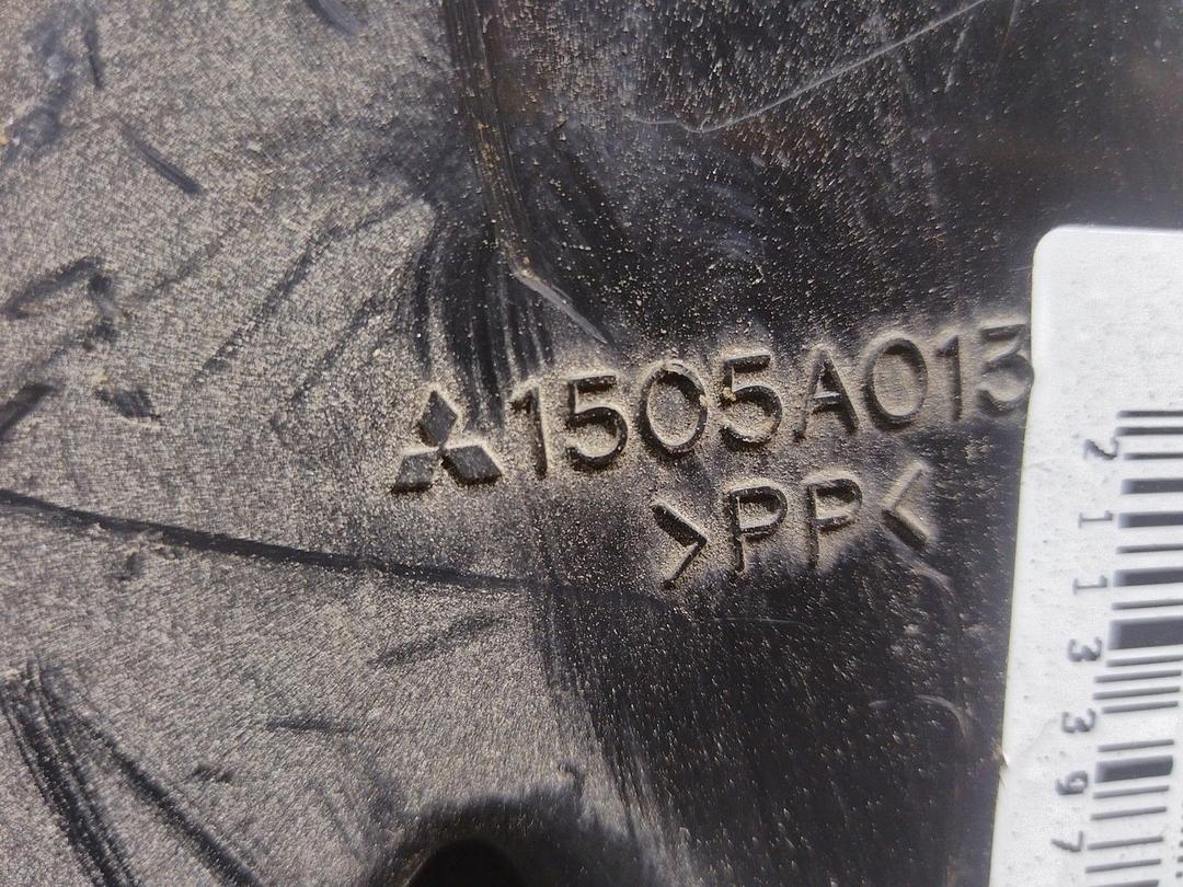 Воздухозаборник 06B98M Mitsubishi Grandis купить с доставкой