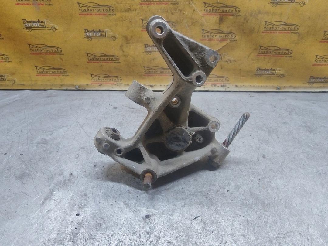 Кулак задний правый M2EUJM Volkswagen Passat купить с доставкой. Огромный выбор запчастей и марок авто. У нас есть практически все.