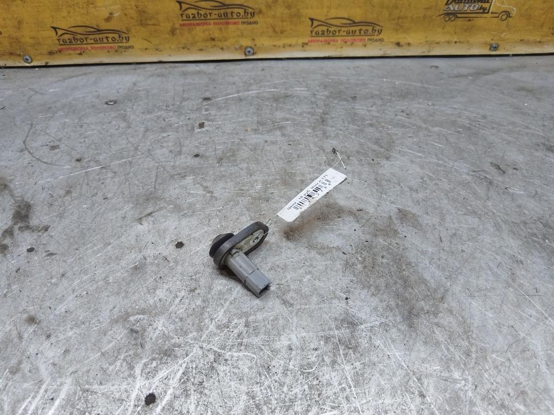 Выключатель концевой (концевик) O6A91V Toyota Corolla купить с доставкой