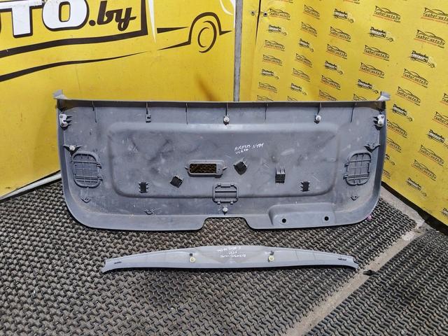 Обшивка крышки багажника VE36LX Toyota Avensis Verso купить