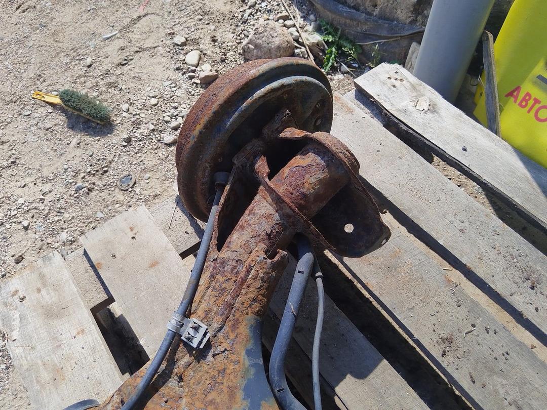 Балка подвески задняя UZQGF7 Volkswagen Polo undefined