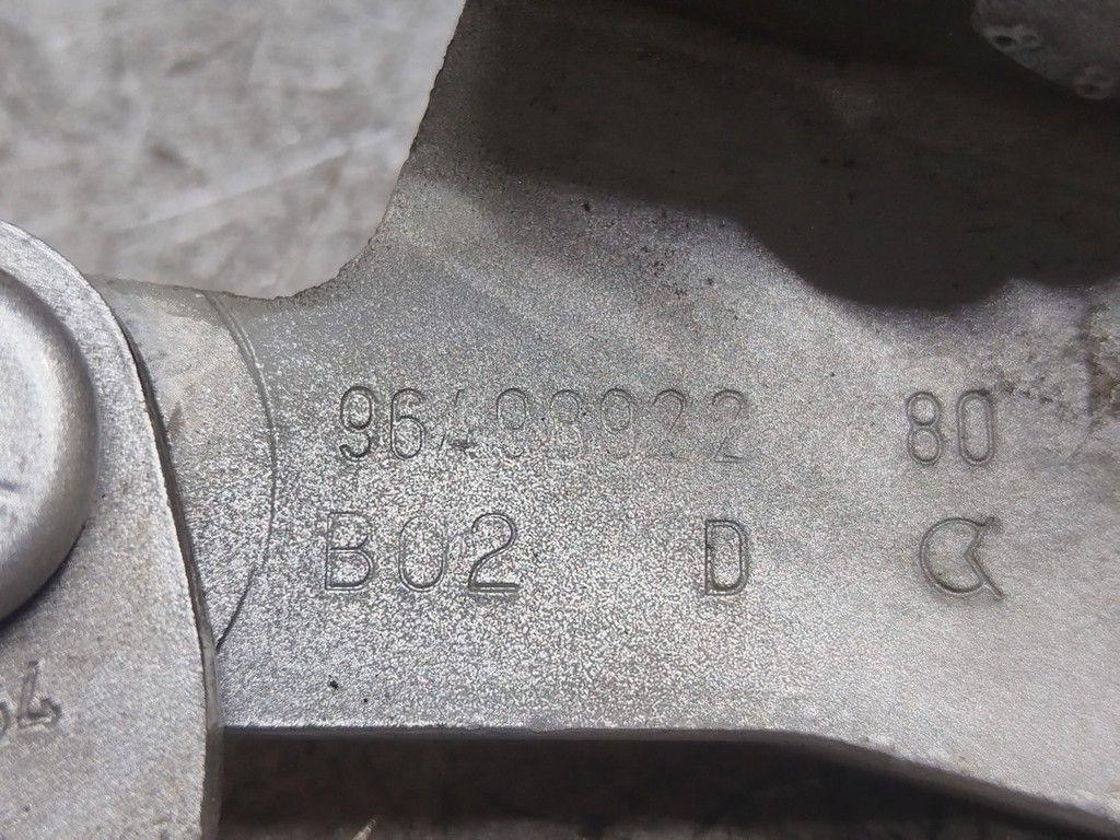 Петля капота правая P88T4Y Citroen C5 - Фото 5