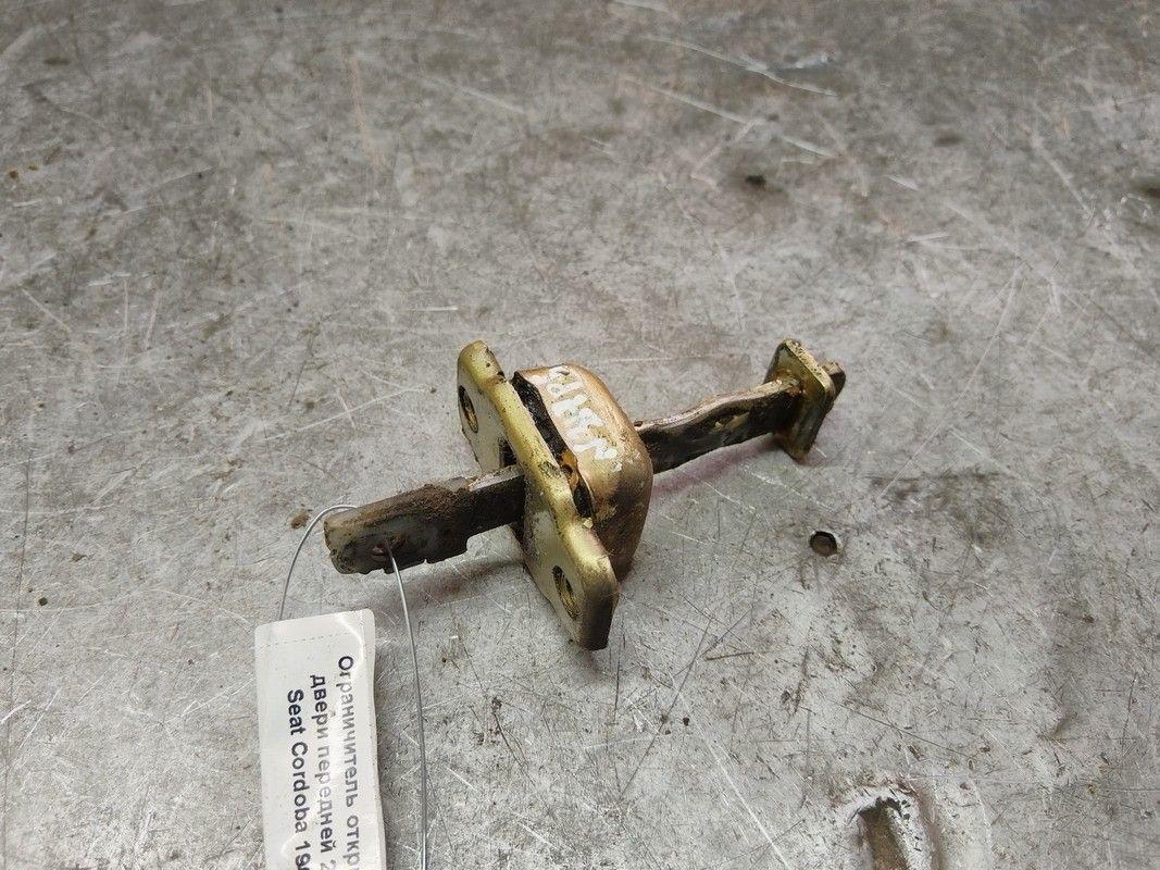 Ограничитель открывания двери передней 2XKT3D Seat Cordoba