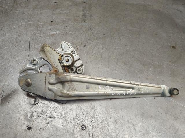 Стеклоподъемник задний правый GJZYY8 Toyota Yaris Verso