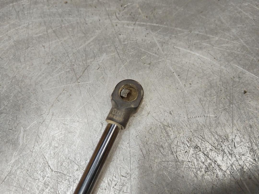 Амортизатор крышки багажника (3-5 двери) V3AHSW Volkswagen Golf - Фото 2