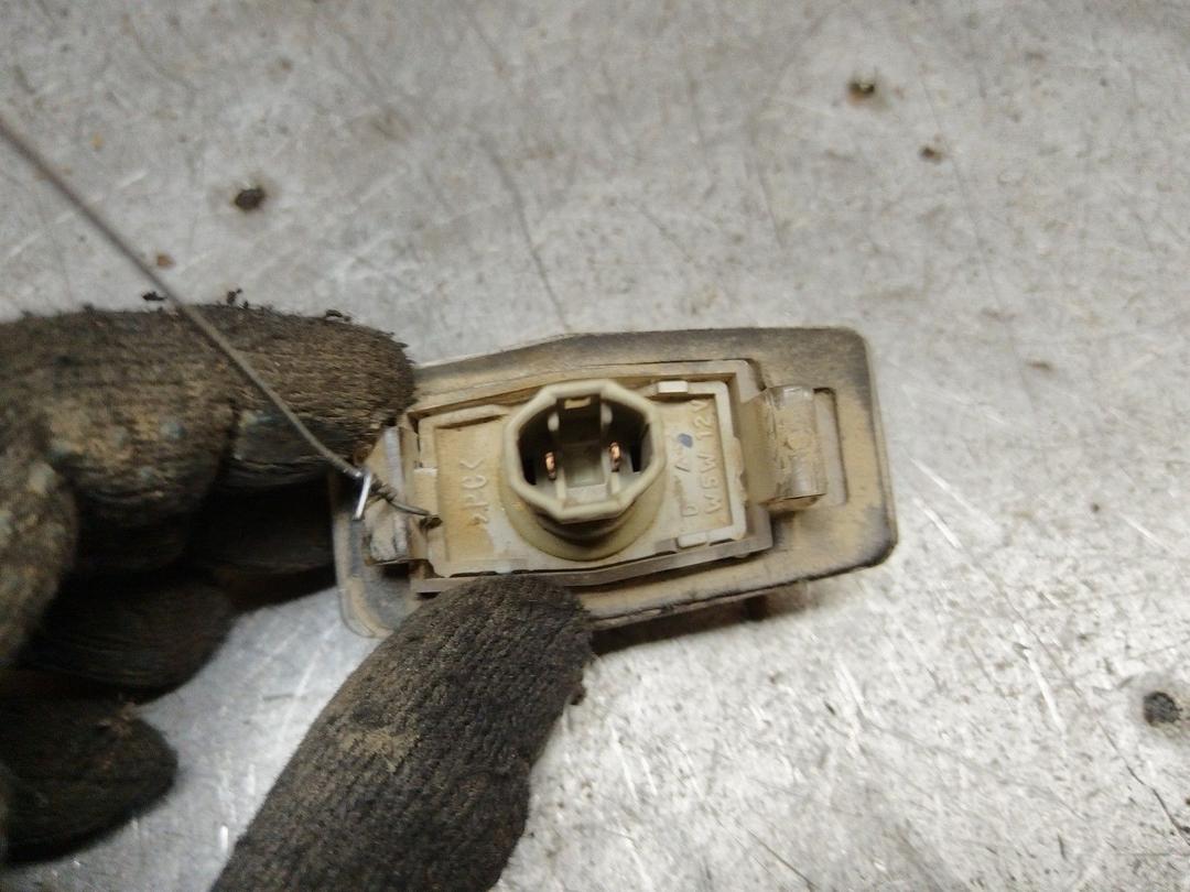 Подсветка номера LK5E5P Mazda Premacy - Фото 2
