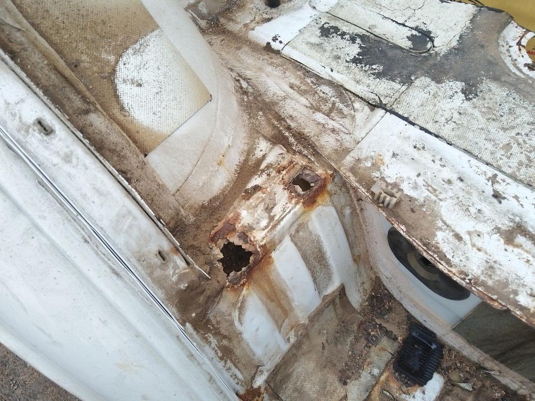 Стойка кузовная передняя левая AU49A1 Citroen Jumper купить на авторазборке